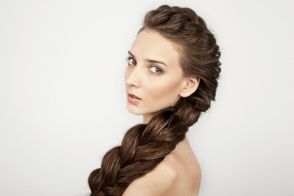 Comment épaissir les cheveux: conseils pratiques, soins cosmétiques et naturels