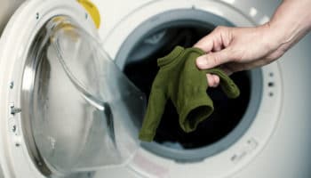 Comment étirer une chose rétrécie après le lavage?