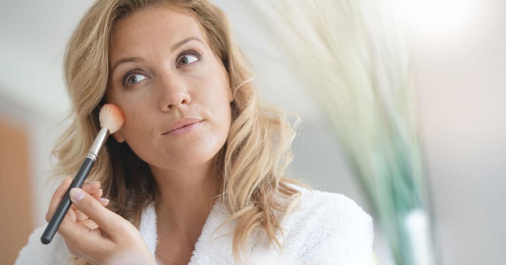 Comment paraître plus jeune avec le maquillage