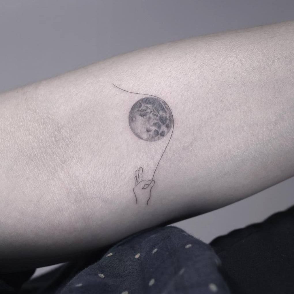 Tatouages ​​féminins en noir et blanc - les meilleures idées! (68 photos)